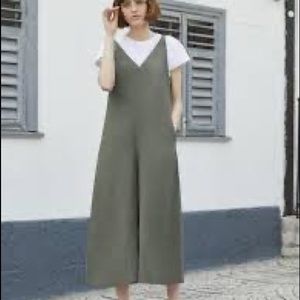 Khaki color linen jumpsuit from Uniqlo